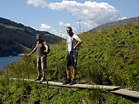 Berghütte Silberleiten in Österreich, Wanderung am Stausee entlang, wandern zur Bärschlagalm 03